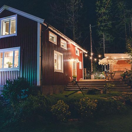Lilla Dalbo "Adults Only, Djurfritt", Ulvoen Hoega Kusten Ulvohamn ภายนอก รูปภาพ